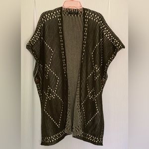 Christina Lee Shrug / Poncho / Kimono One Size Brownish Green with Cream